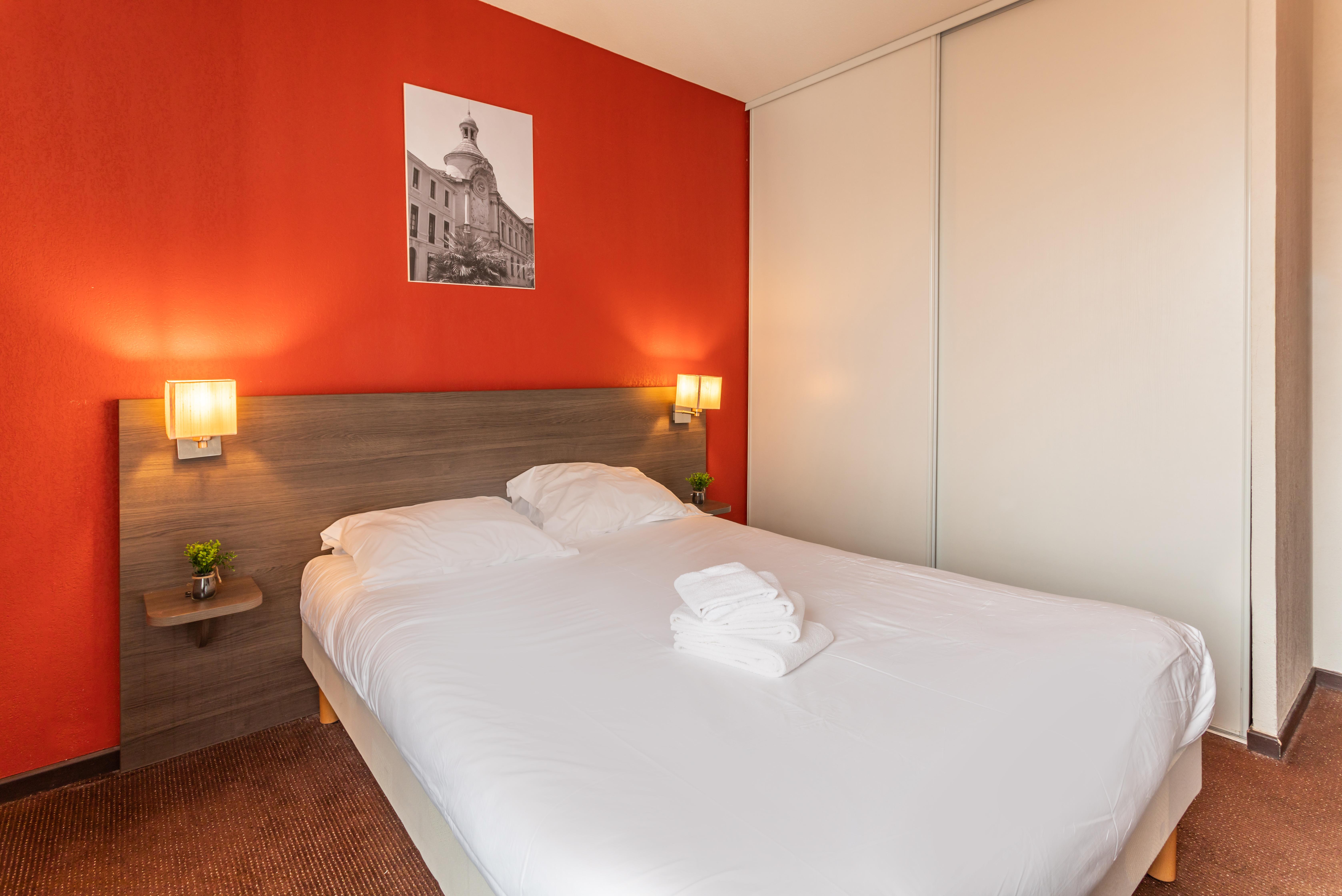 Comfort Aparthotel Nimes Centre Ngoại thất bức ảnh