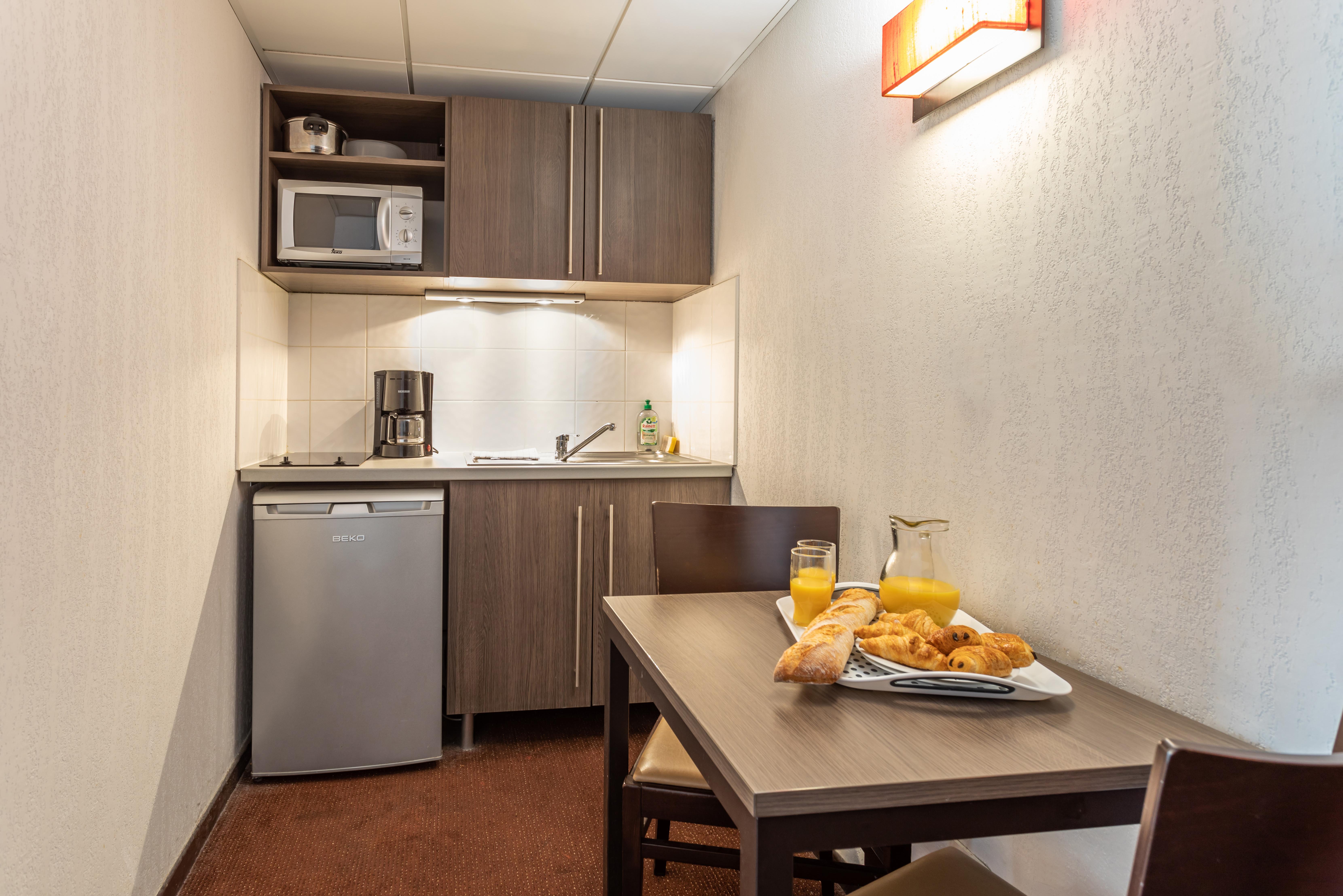 Comfort Aparthotel Nimes Centre Ngoại thất bức ảnh