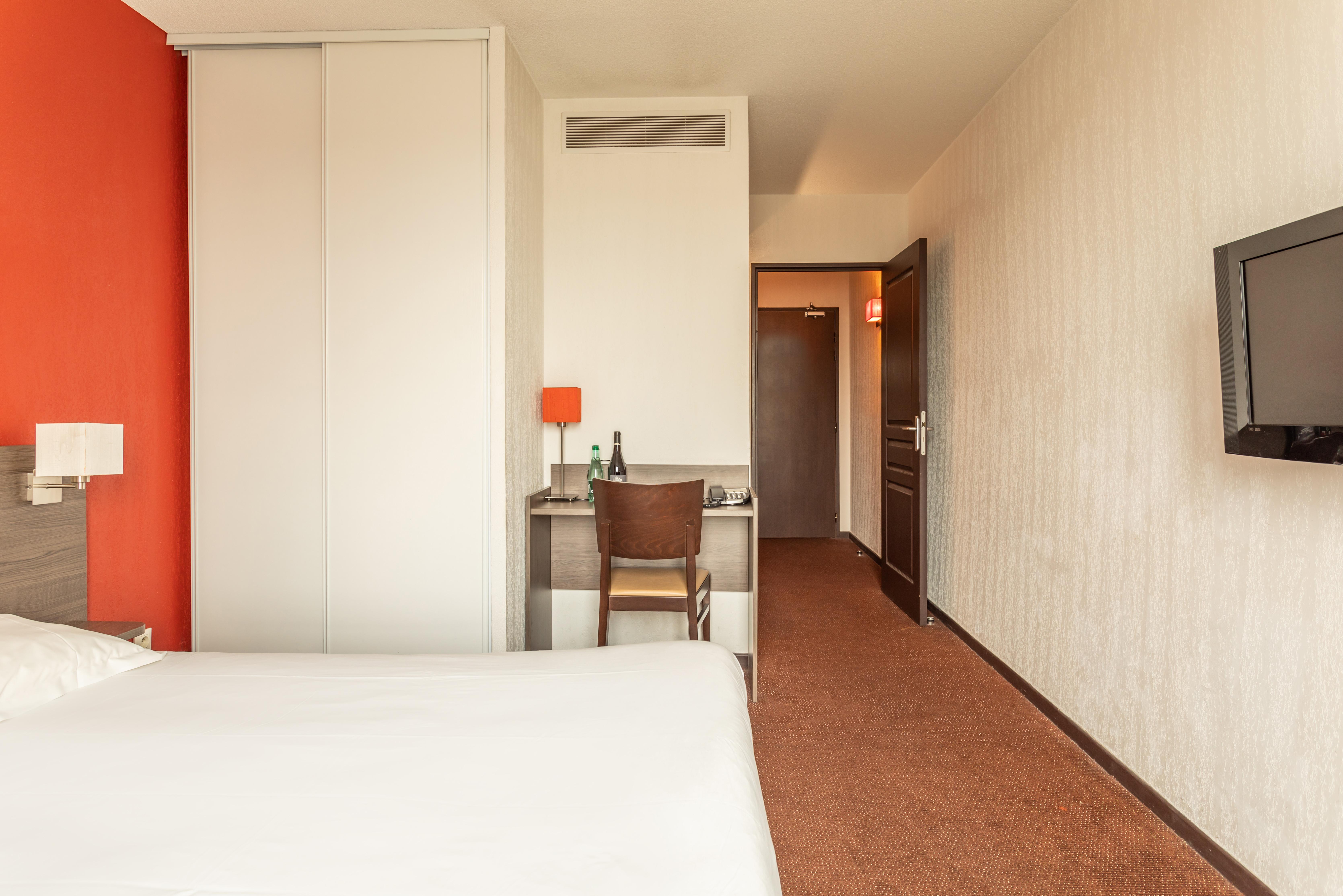 Comfort Aparthotel Nimes Centre Ngoại thất bức ảnh