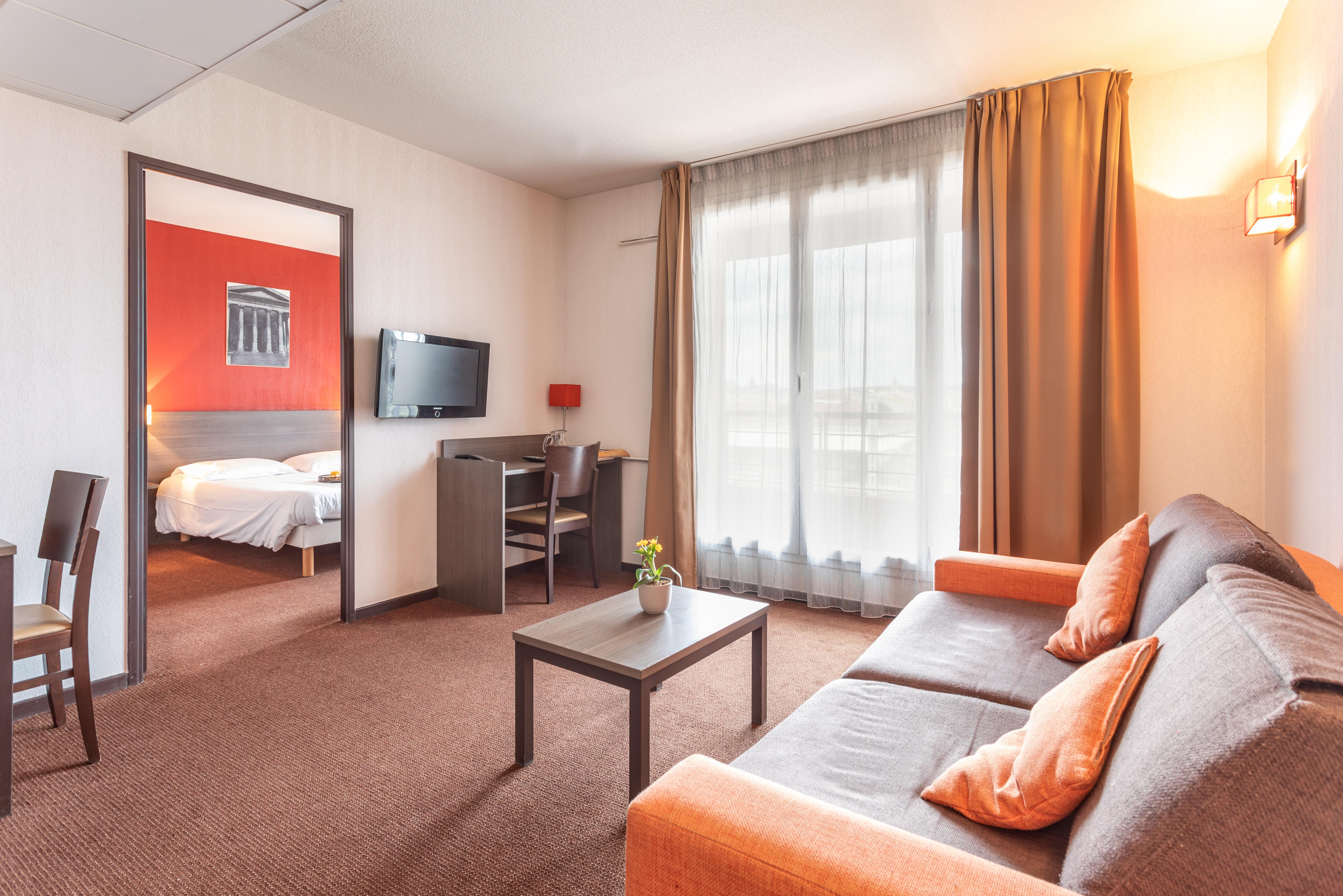 Comfort Aparthotel Nimes Centre Ngoại thất bức ảnh