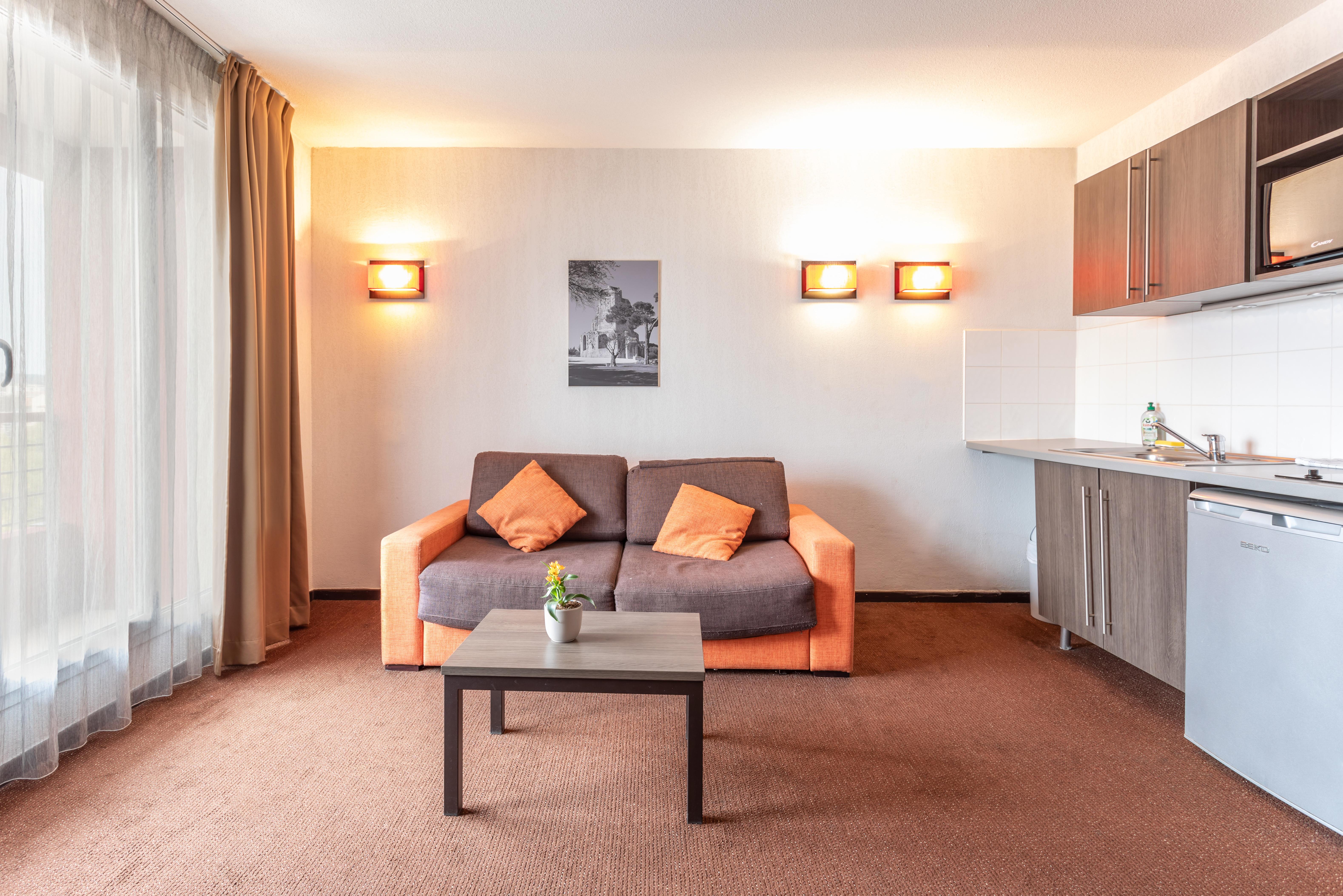 Comfort Aparthotel Nimes Centre Ngoại thất bức ảnh