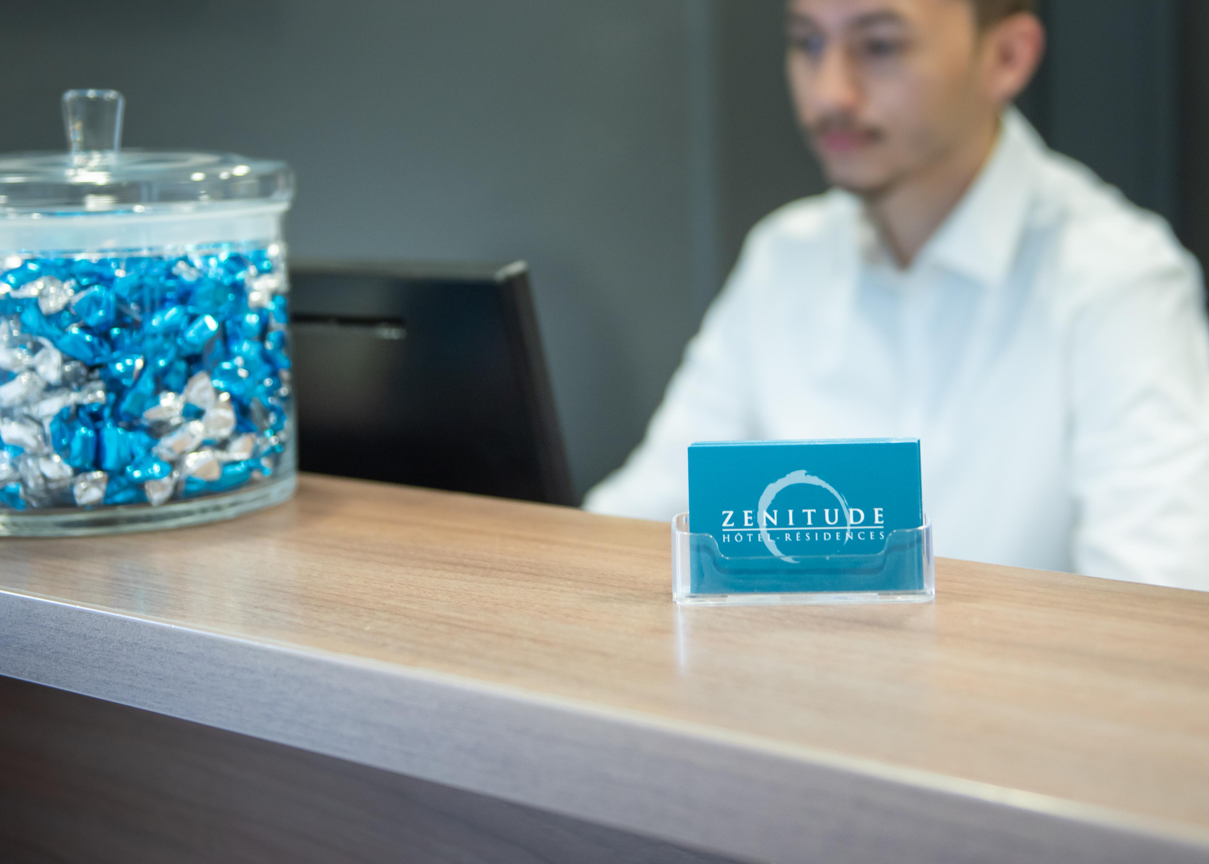 Comfort Aparthotel Nimes Centre Ngoại thất bức ảnh
