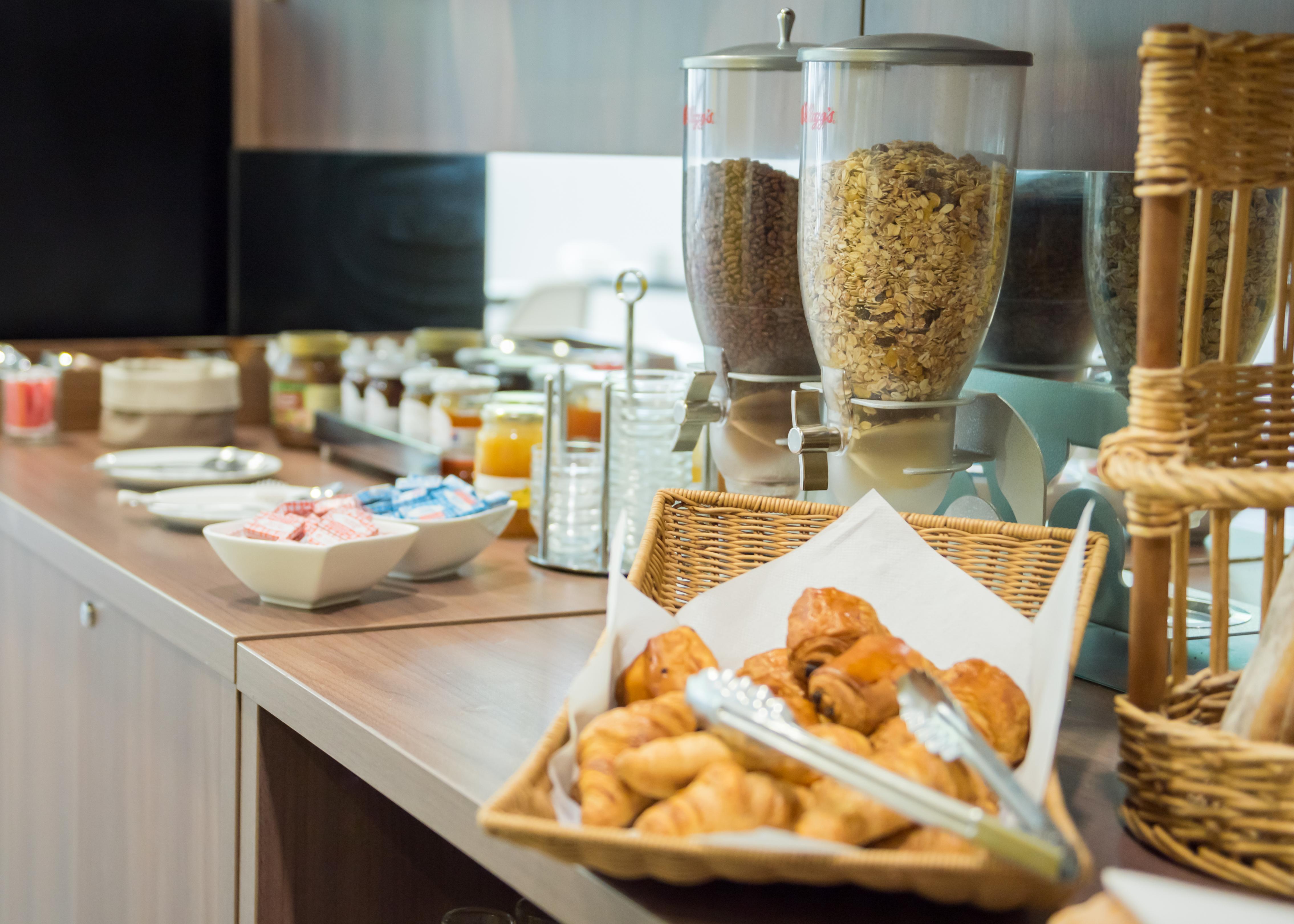 Comfort Aparthotel Nimes Centre Ngoại thất bức ảnh