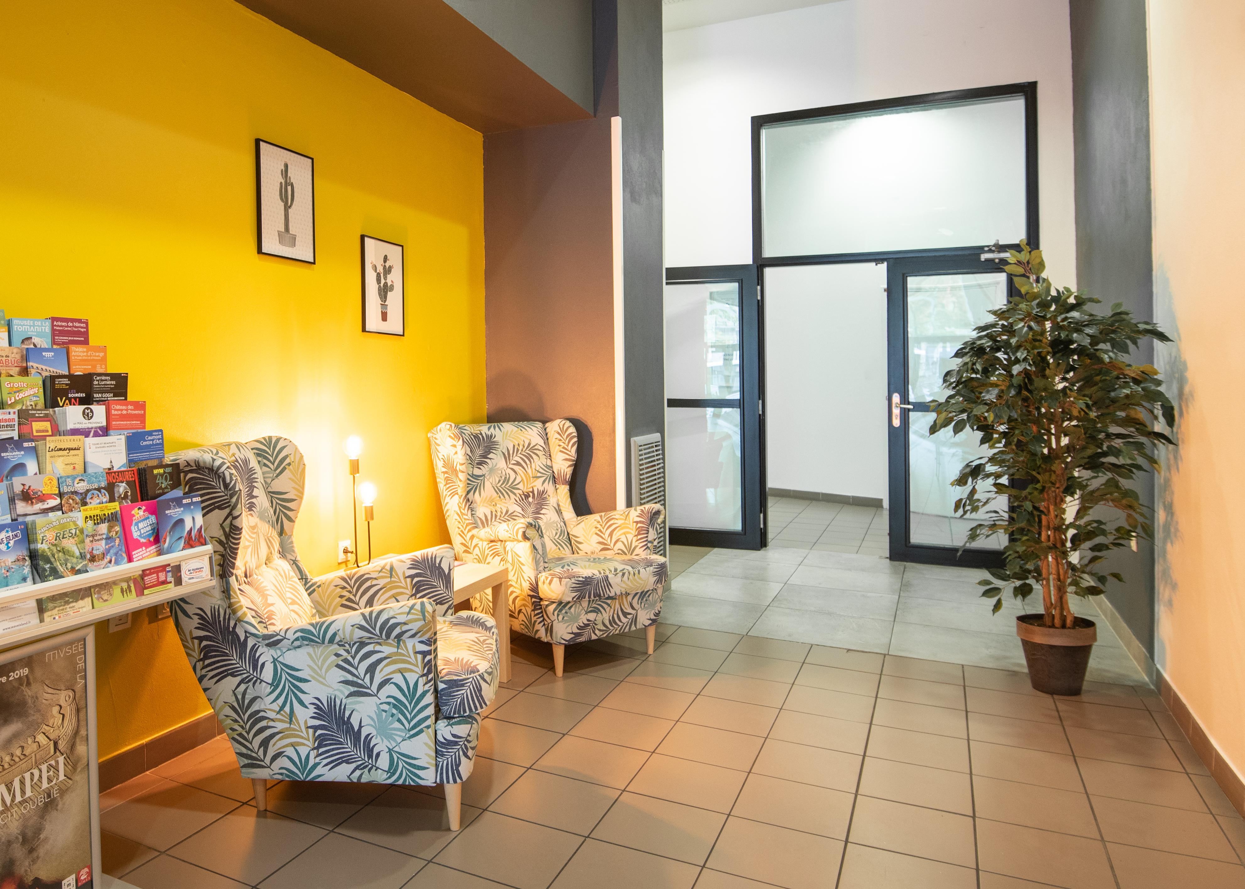 Comfort Aparthotel Nimes Centre Ngoại thất bức ảnh