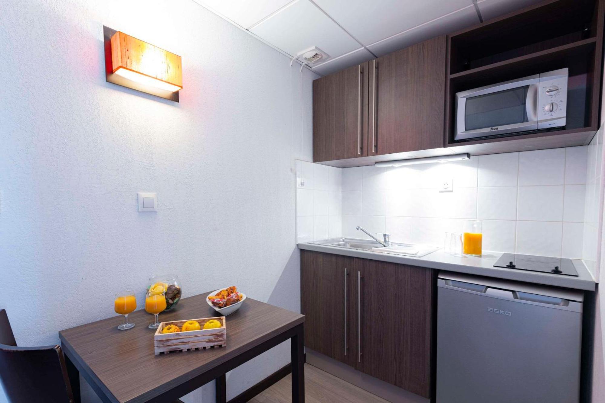 Comfort Aparthotel Nimes Centre Ngoại thất bức ảnh