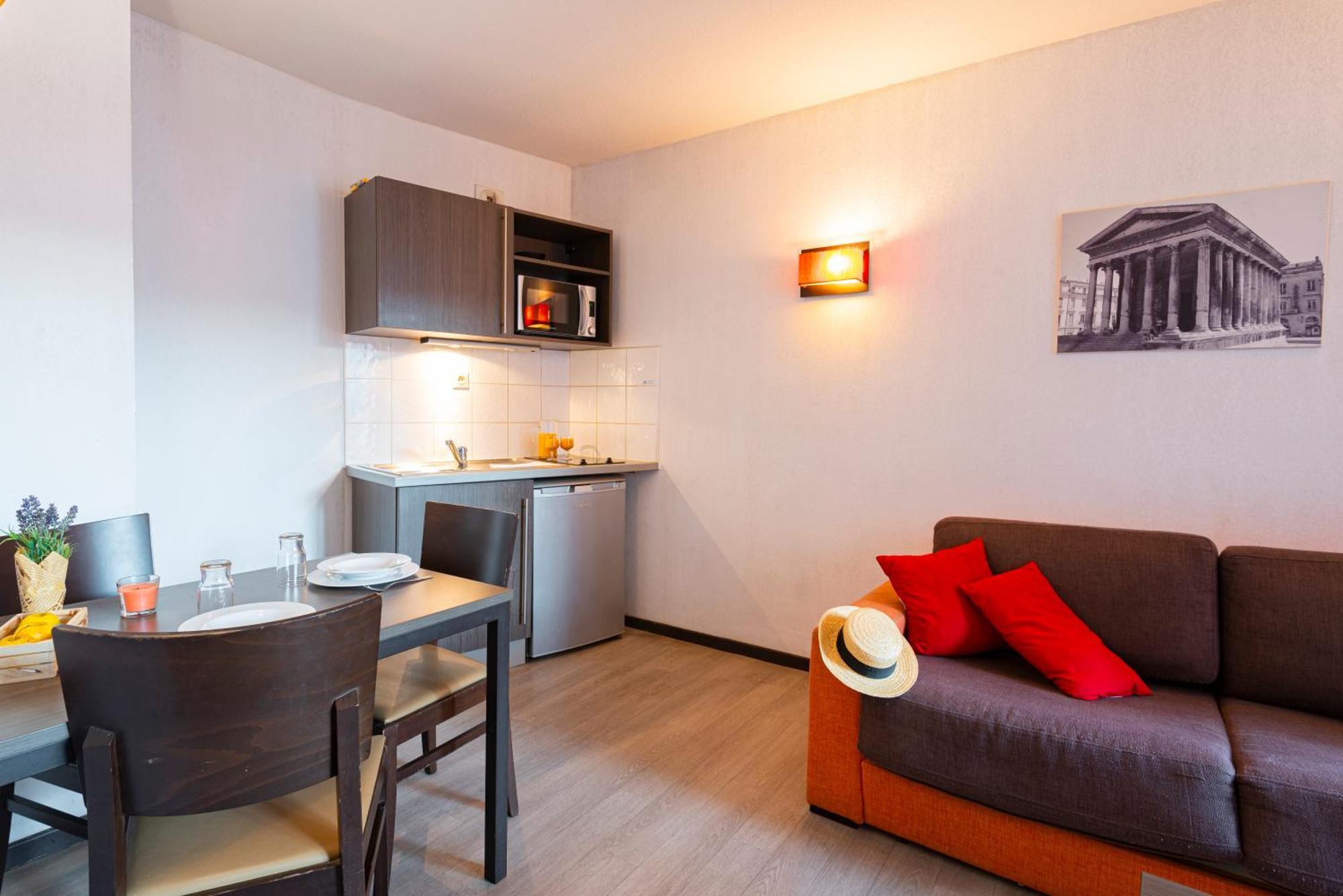 Comfort Aparthotel Nimes Centre Ngoại thất bức ảnh