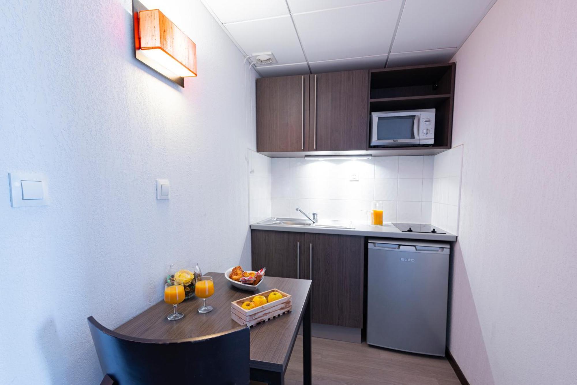 Comfort Aparthotel Nimes Centre Ngoại thất bức ảnh