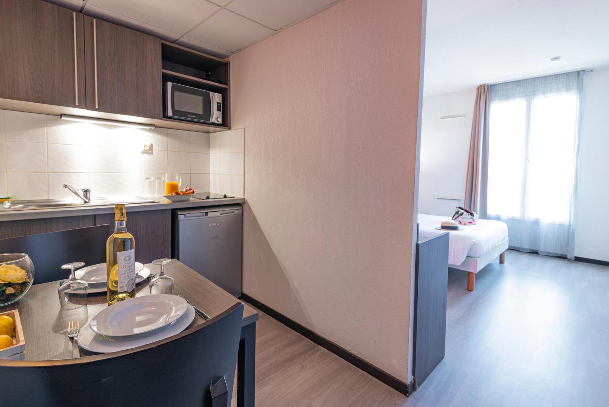 Comfort Aparthotel Nimes Centre Ngoại thất bức ảnh