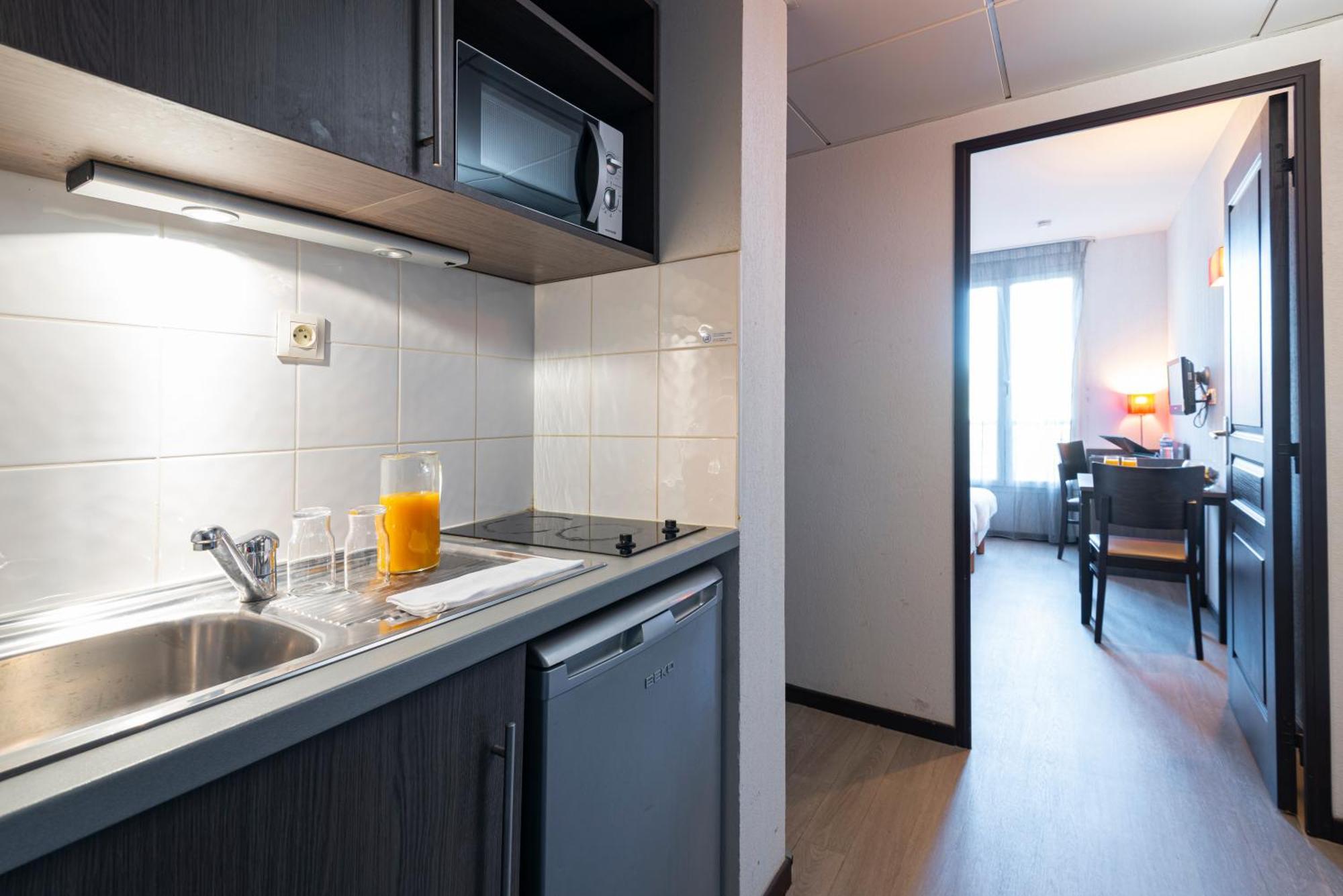 Comfort Aparthotel Nimes Centre Ngoại thất bức ảnh