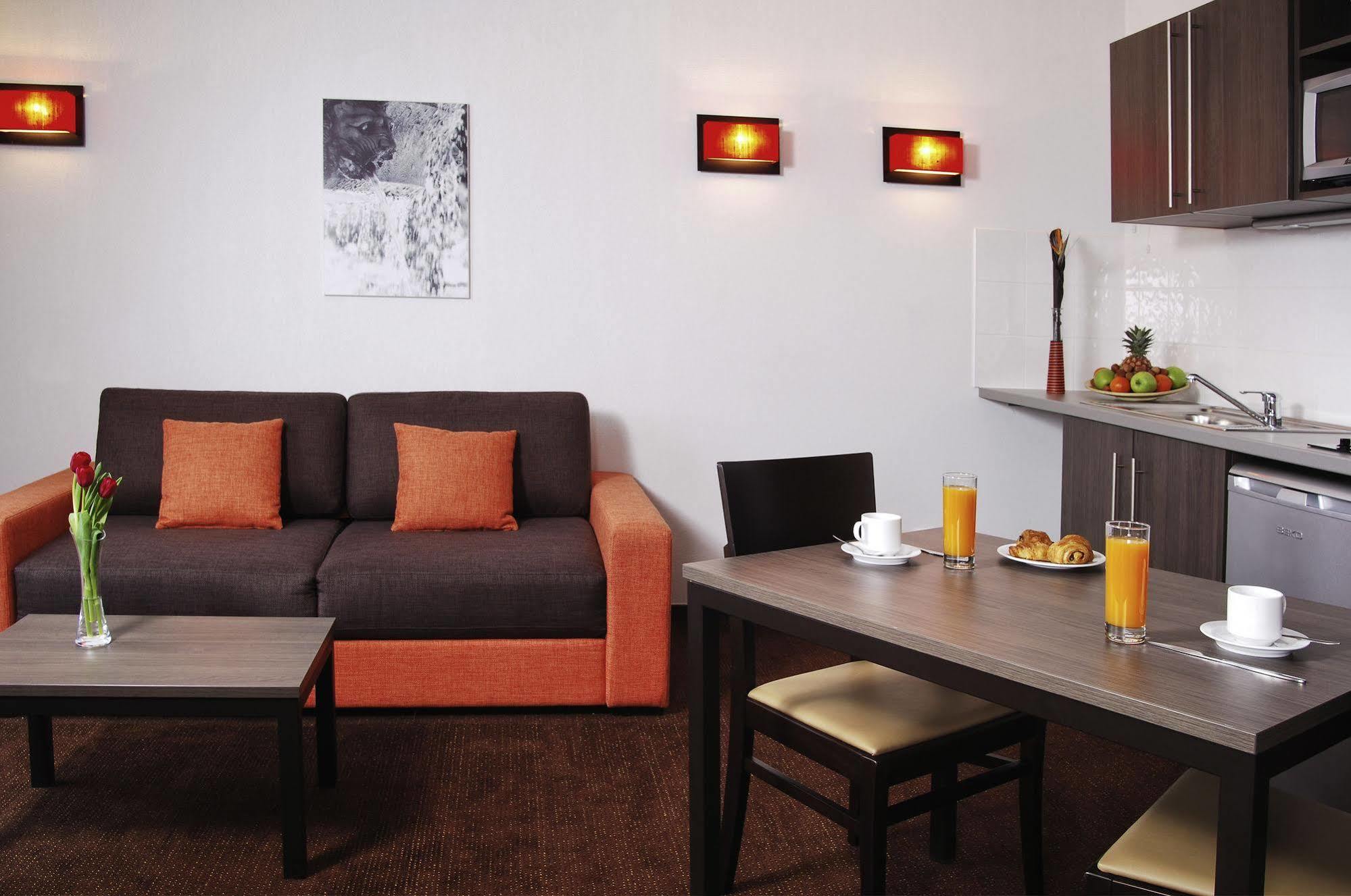Comfort Aparthotel Nimes Centre Phòng bức ảnh